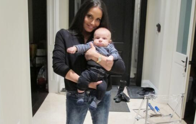 Trish és Maximus baba