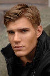 Chris Zylka 